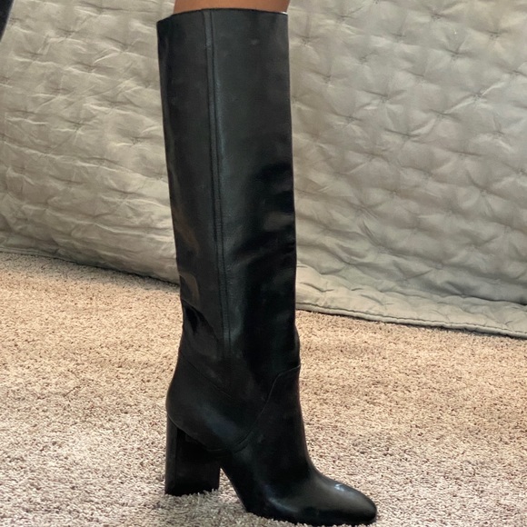 ❤️‍🔥SOLD❤️‍🔥 Black knee high leather boots - Picture 2 of 4